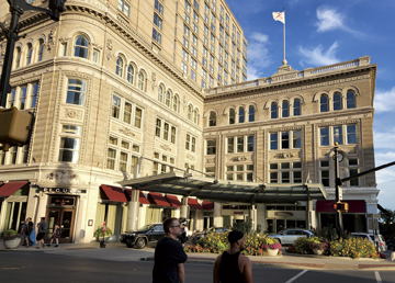 Work desk, coffee maker - Picture of Lancaster Marriott at Penn Square -  Tripadvisor